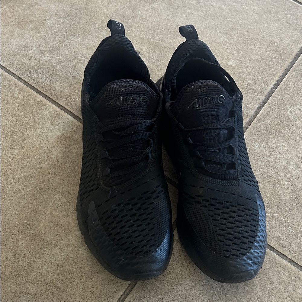 Nike Air Max 270 Men’s Black Sneaker / Shoe size 10.5